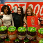 Leerlingen van Echnaton organiseren De Pot 2000 voor Voedselbank Almere